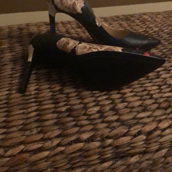 Pumps - Picture 3 of 3